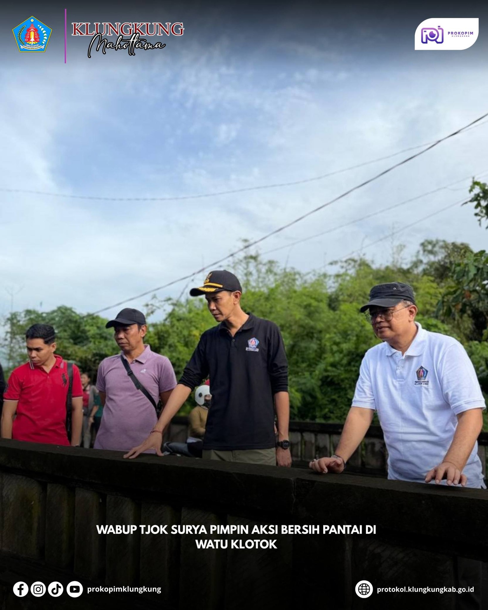 WAKIL BUPATI KLUNGKUNG PIMPIN AKSI BERSIH PANTAI WATU KLOTOK